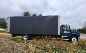 2001 FREIGHTLINER FL70 TRUCK