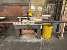 DEWALT DWS713 10 IN. COMPOUND MITER SAW.