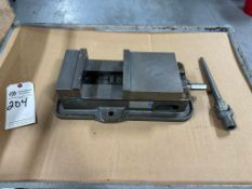 KURT 6 INCH PRECISION MACHINE VISE MODEL D60
