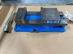 KURT 6 INCH PRECISION MACHINE VISE MODEL D675