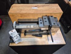 SCHUNK KONTEC KSG VS 160 POWER-AMPLIFIED SINGLE-ACTING MANUAL MACHINE VISE