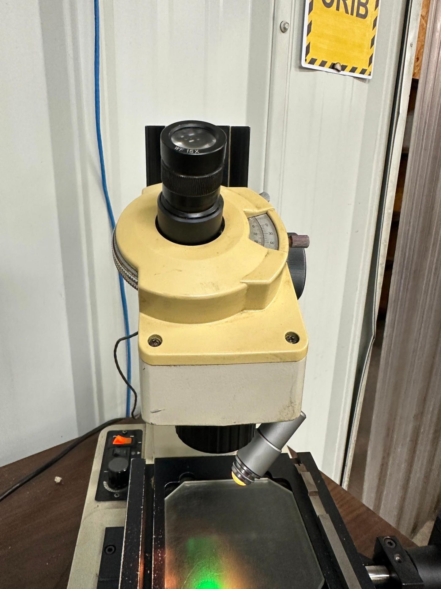 MITUTOYO TOOLMAKERS MICROSCOPE MODEL 176-811A SPECIFICATIONS MODEL TM ...