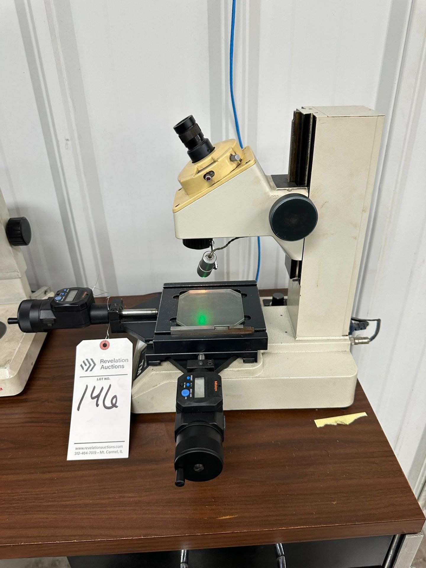 MITUTOYO TOOLMAKERS MICROSCOPE MODEL 176-811A SPECIFICATIONS MODEL TM ...