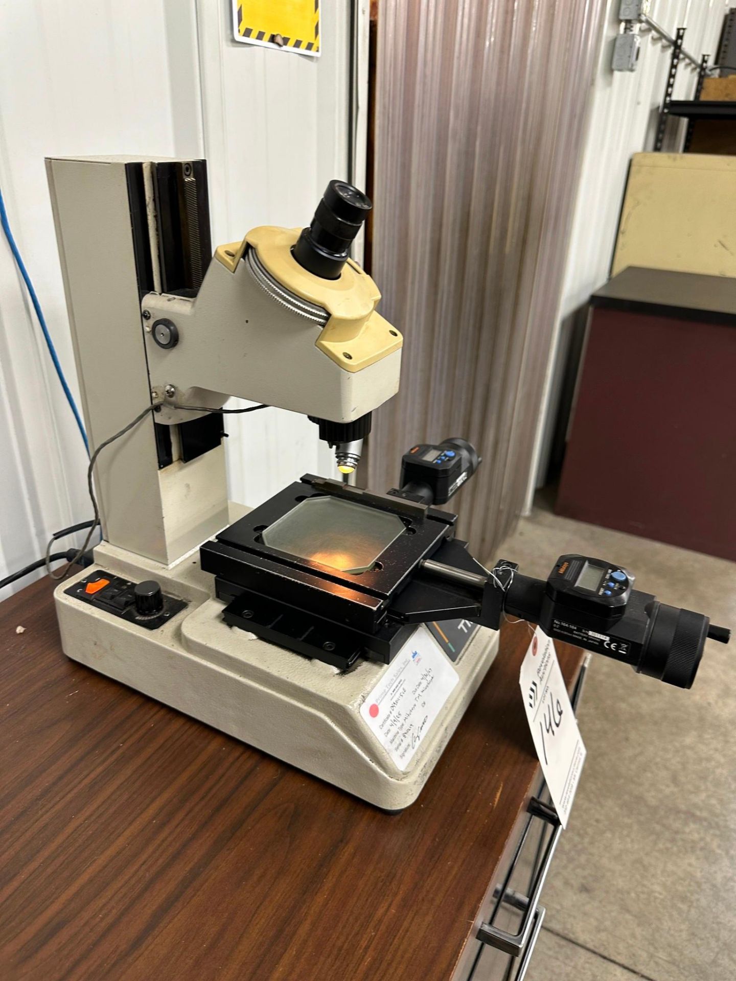 MITUTOYO TOOLMAKERS MICROSCOPE MODEL 176-811A SPECIFICATIONS MODEL TM ...
