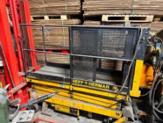 HEFFTY HERMAN SCISSOR LIFT