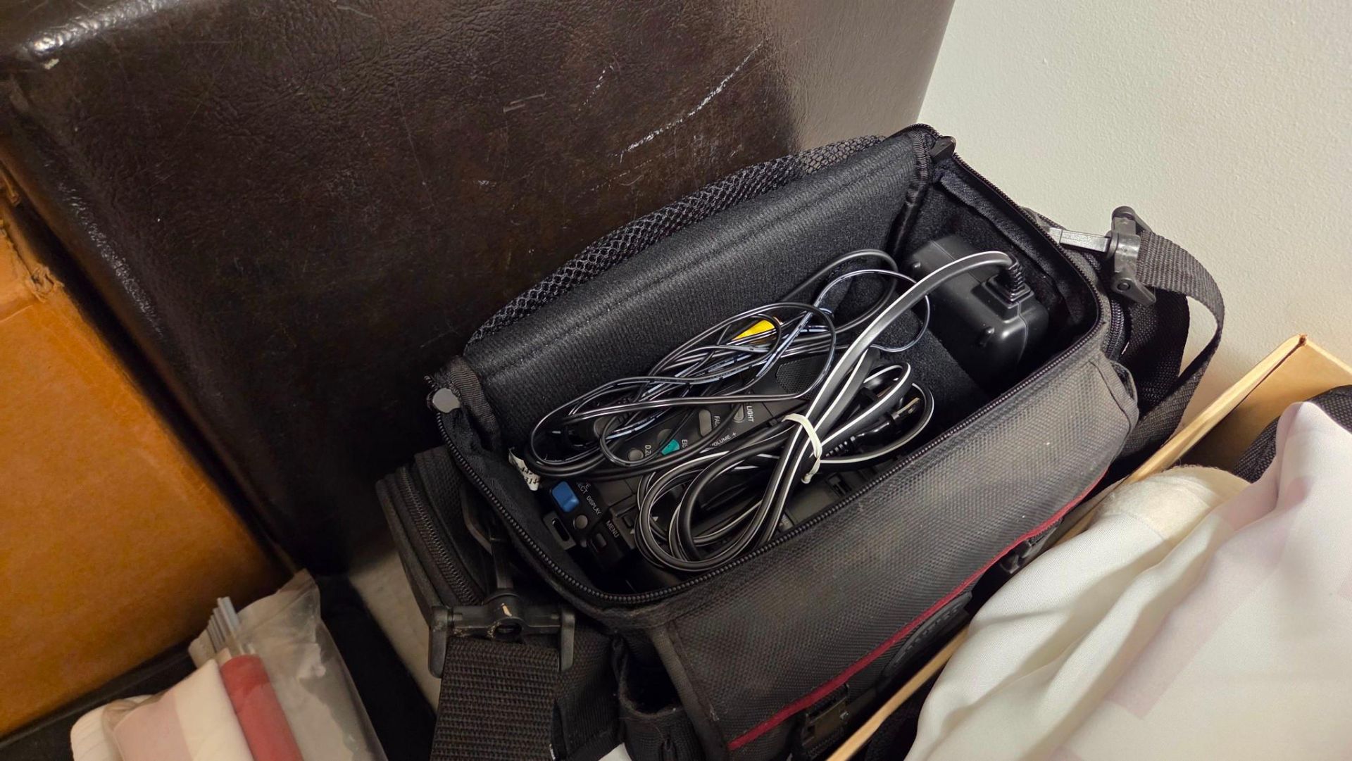 LOT OF MISC. OFFICE EQUIPMENT - Image 5 of 7