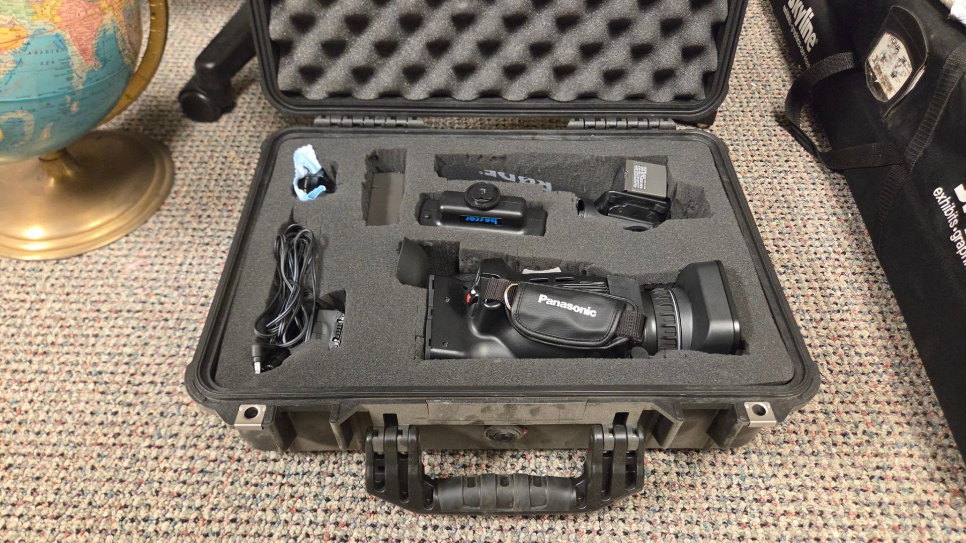 LOT OF MISC. OFFICE EQUIPMENT - Image 4 of 7
