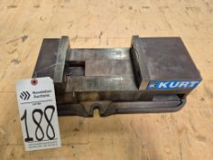 KURT D675 ANGLOCK 6