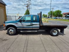 1999 FORD F-350 SUPER DUTY CREW CAB 4X4 DUALLY FLATBED - 7.3L POWERSTROKE DIESEL, 11,200 LB GVWR
