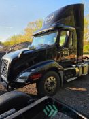 2020 VOLVO VNL D13 DAY CAB SEMI TRUCK VOLVO D13 DIESEL, AUTOMATIC, TANDEM AXLE, FLEET SPEC TRACTOR