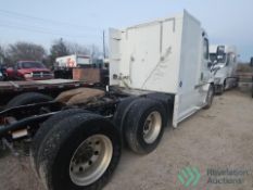 2015 FREIGHTLINER CASCADIA DAY CAB LNG - CUMMINS ISX12 G 400 HP, 10 SPEED, NATURAL GAS TRACTOR