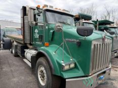 2006 KENWORTH T800 ROLL OFF HOIST TRUCK-CAT DIESEL,MANUAL 8LL,60,000 LB HOIST,TRI-AXLE,WORK READY