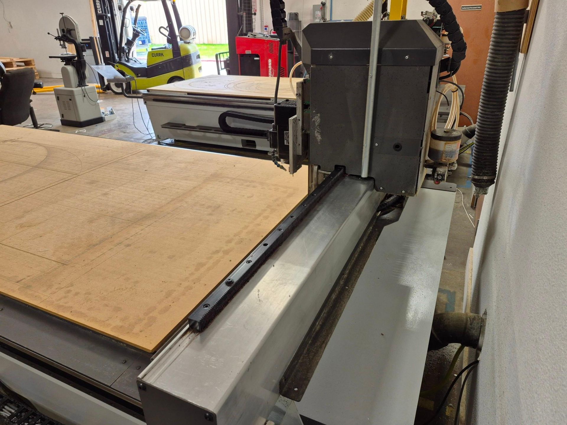 Multicam Router Tables 2011 MULTICAM 1000 SERIES 1-204-R-PF CNC ROUTER - 5' X 10' TABLE, 208V ...
