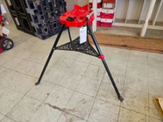 RIDGID NO. 460 PORTABLE TRISTAND CHAIN PIPE VISE, 1/8