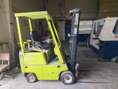 CLARK C500-25 2,200 LBS FORKLIFT