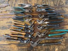 LOT OF HAND TOOLS