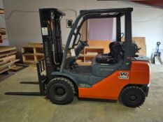 TOYOTA 8FGU25 LP FORKLIFT - 4500 LB CAPACITY, SIDE SHIFTER, SOLID TIRES