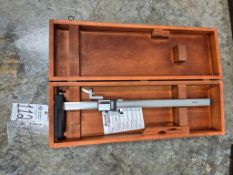 STARRETT NO. 752A ELECTRONIC DIGITAL HEIGHT GAGE - 0.0005