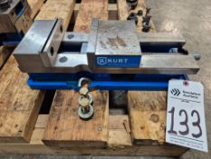 KURT DX6 SERIES CROSSOVER PRECISION MACHINE VISE - 6