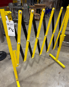 RETRACTABLE SAFETY FENCE