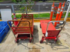 (2) HYDRAULIC LIFT TABLES