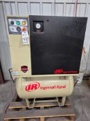 2008 INGERSOLL RAND UP6-7.5TAS-150 7.5 HP ROTARY SCREW COMPRESSOR W/ 80 GAL TANK