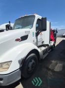 2022 PETERBILT 579 SEMI TRUCK TRACTOR DAY CAB TANDEM AXLE