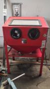 CENTRAL PNEUMATIC 40LB CAPACITY FLOOR BLAST CABINET #68893