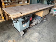 Cabinet table saw