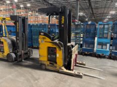 Narrow Aisle Reach Truck