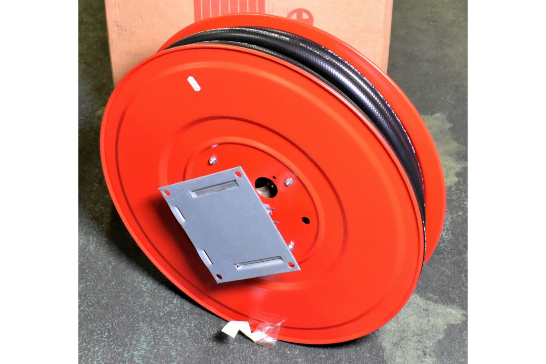 Noha fixed manual wall mountable hose reel with 25mm hose - reel diameter: 600mm - Image 3 of 8