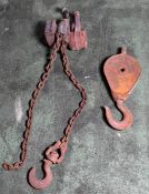 1x Felco Rotolift chain pulley and 1x large pulley block