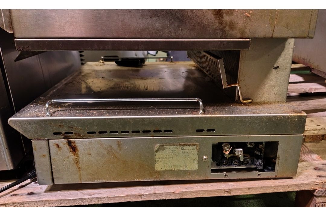 Lincat OE8306 stainless steel electric salamander grill - W 600 x D 490 x H 490mm - 62kg - Image 3 of 4