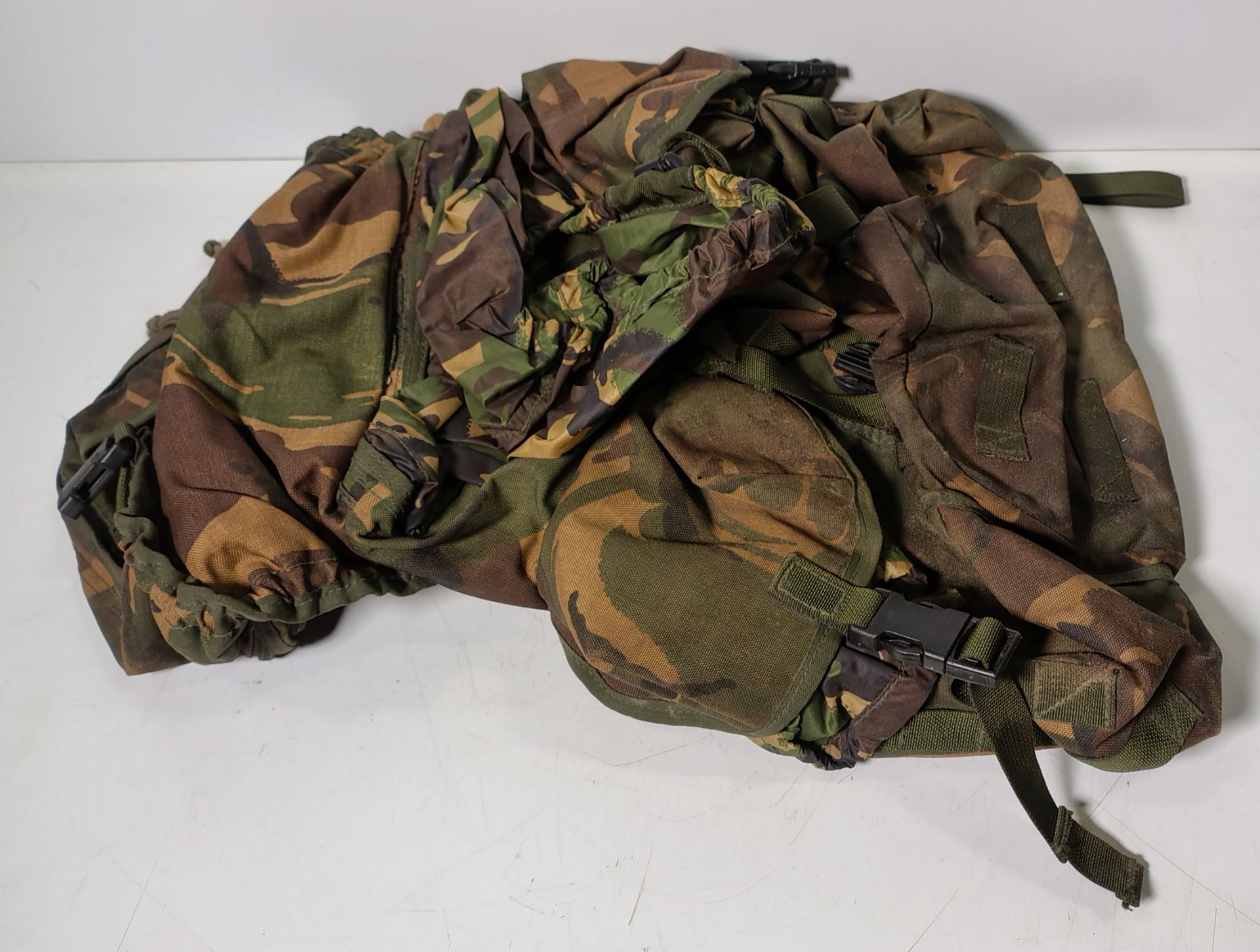Mixed bags - rucksacks, holdalls - may require repair or be as spares - 139kg - Image 5 of 7