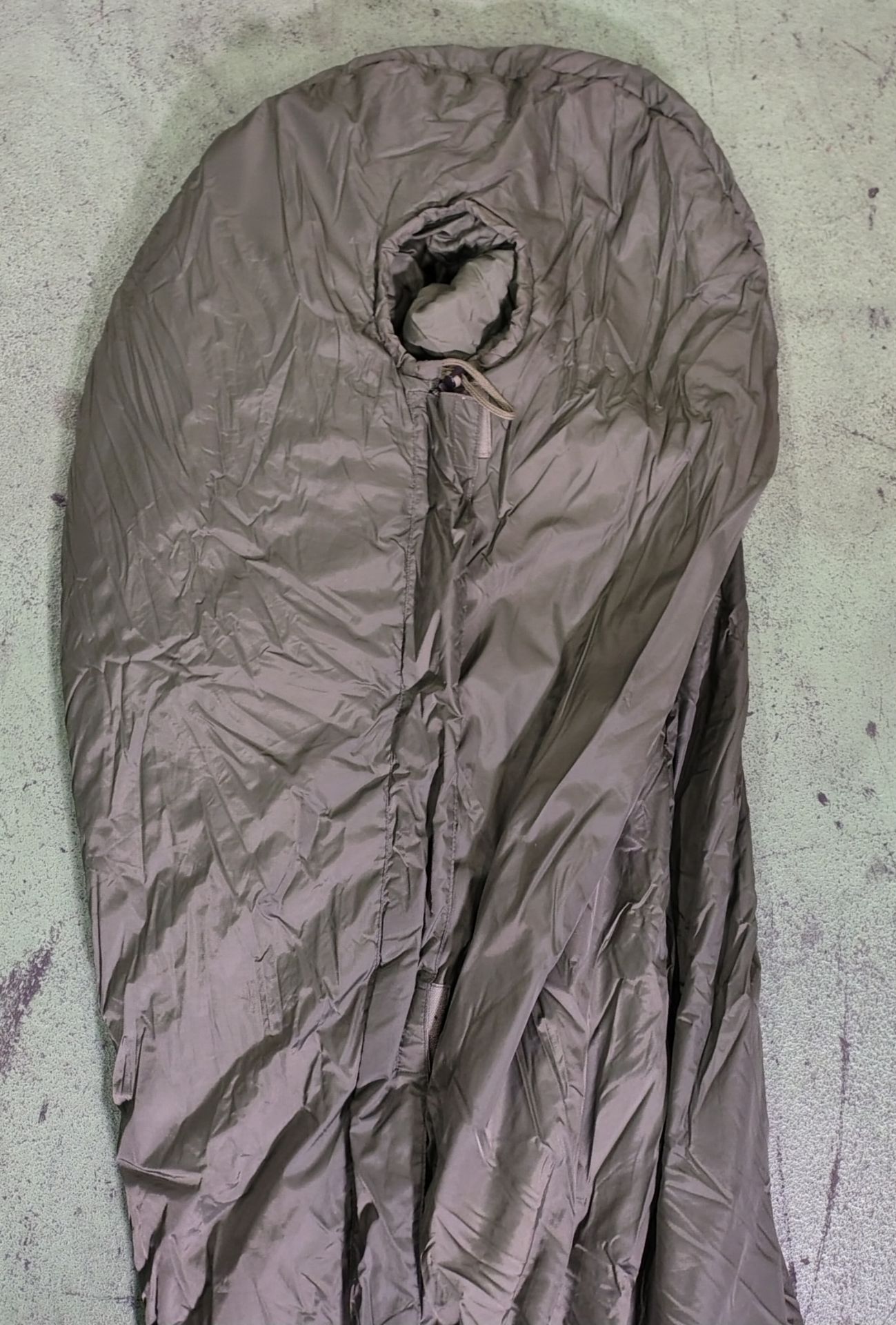 30x Medium weight sleeping bags - various types - may include arctic - Image 4 of 8