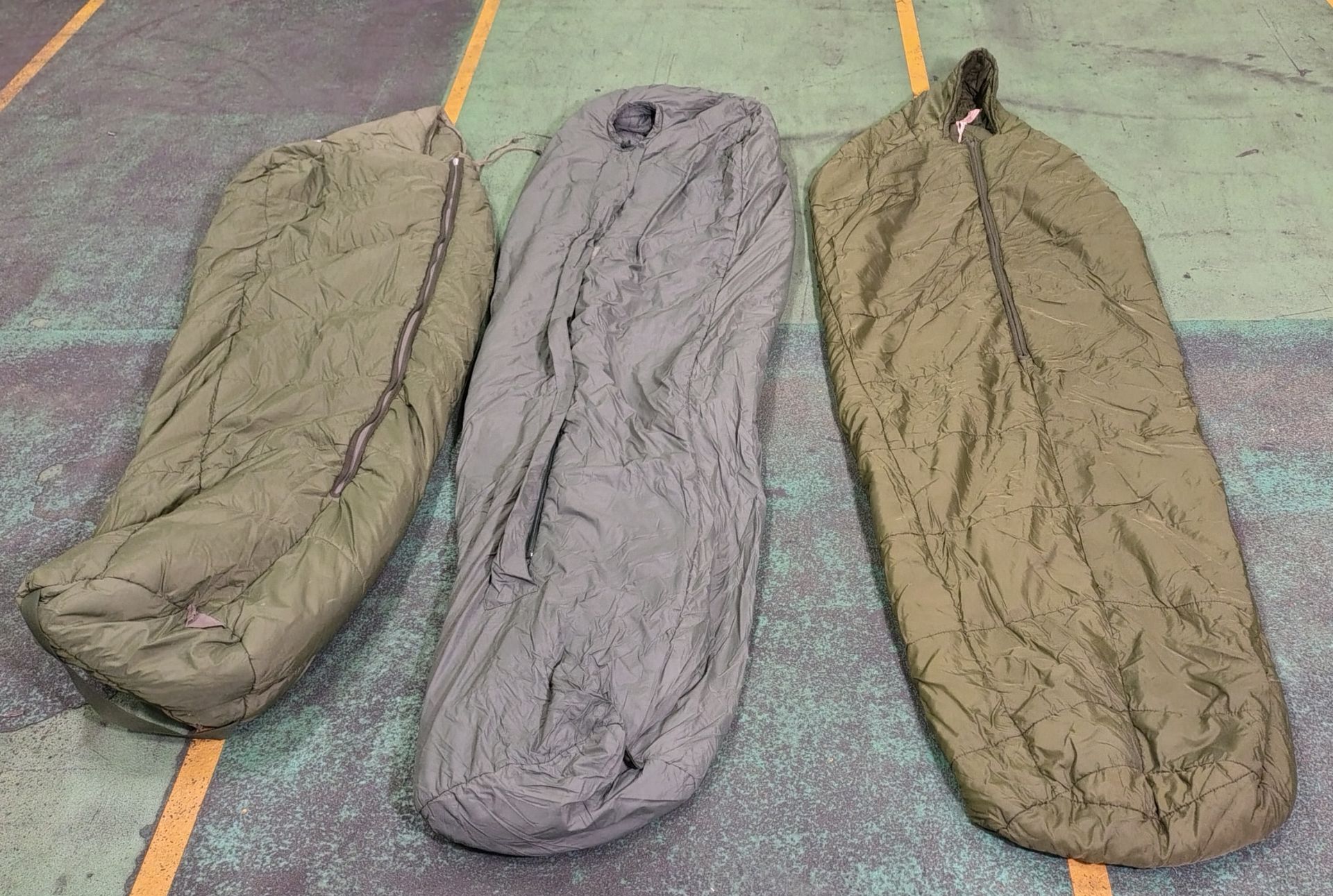 30x Medium weight sleeping bags - various types - may include arctic