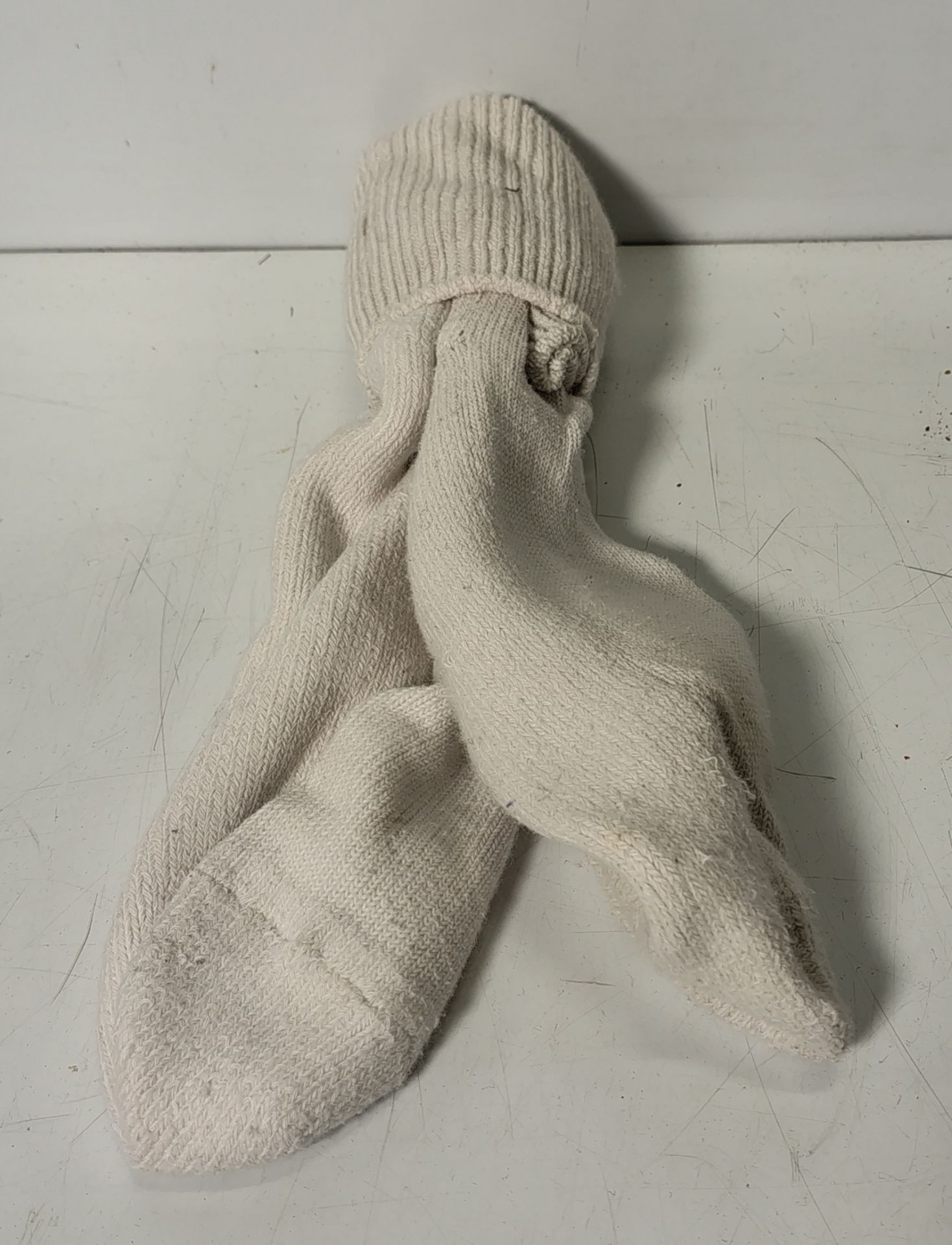 Various mixed socks - various sizes - paired & unpaired - unknown quantity - 140kg - Image 2 of 9