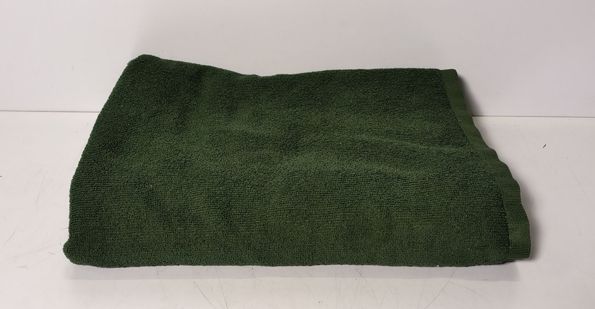 300x British Army combat towels - mixed types and mixed sizes - Image 7 of 13