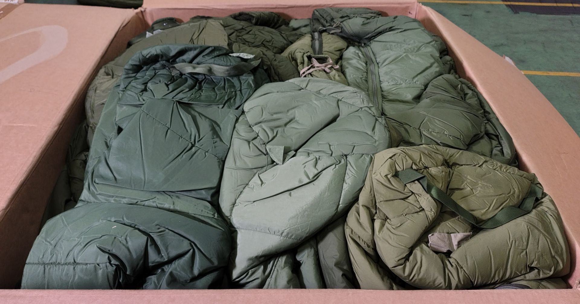 30x Medium weight sleeping bags - various types - may include arctic - Image 8 of 8