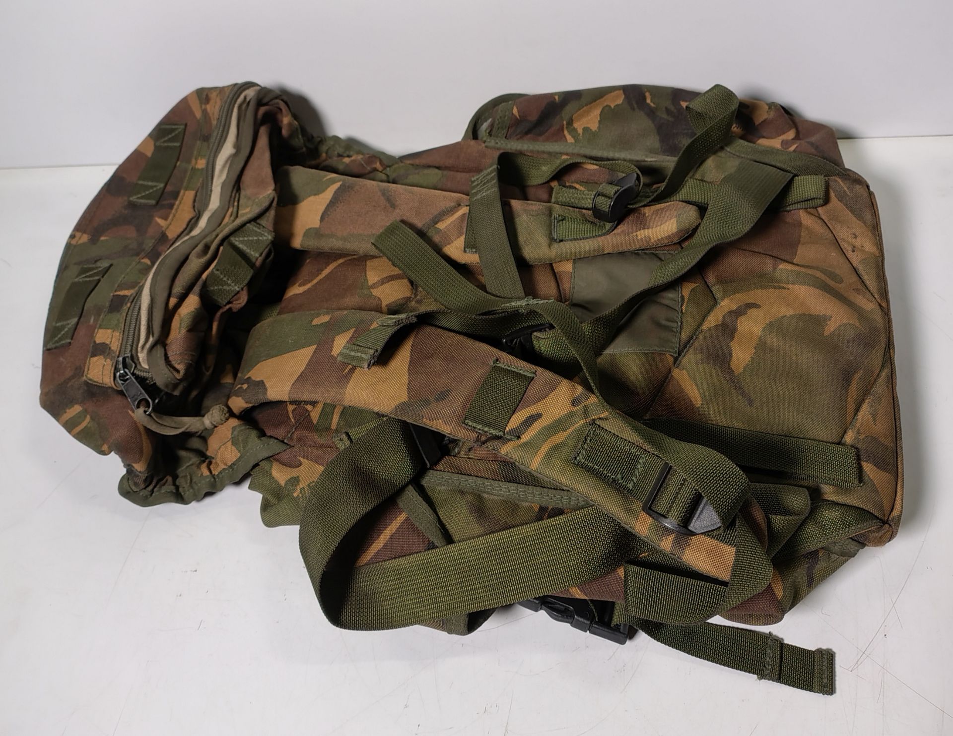 Mixed bags - rucksacks, holdalls - may require repair or be as spares - 139kg - Image 6 of 7