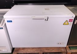 Arctica HEA605 chest freezer - W 1275 x D 765 x H 835mm