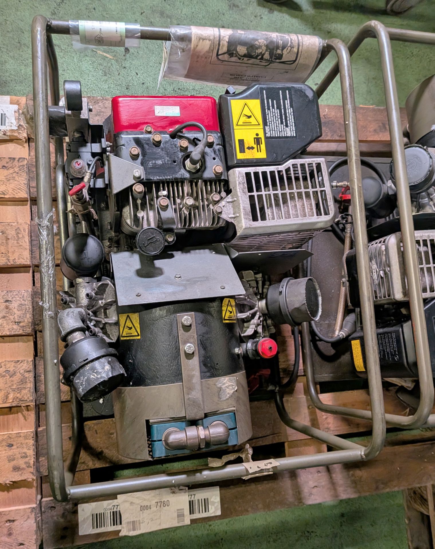 Factair FLF16P Briggs and Stratton powered air compressor - Serial no. 818448 - Image 4 of 5