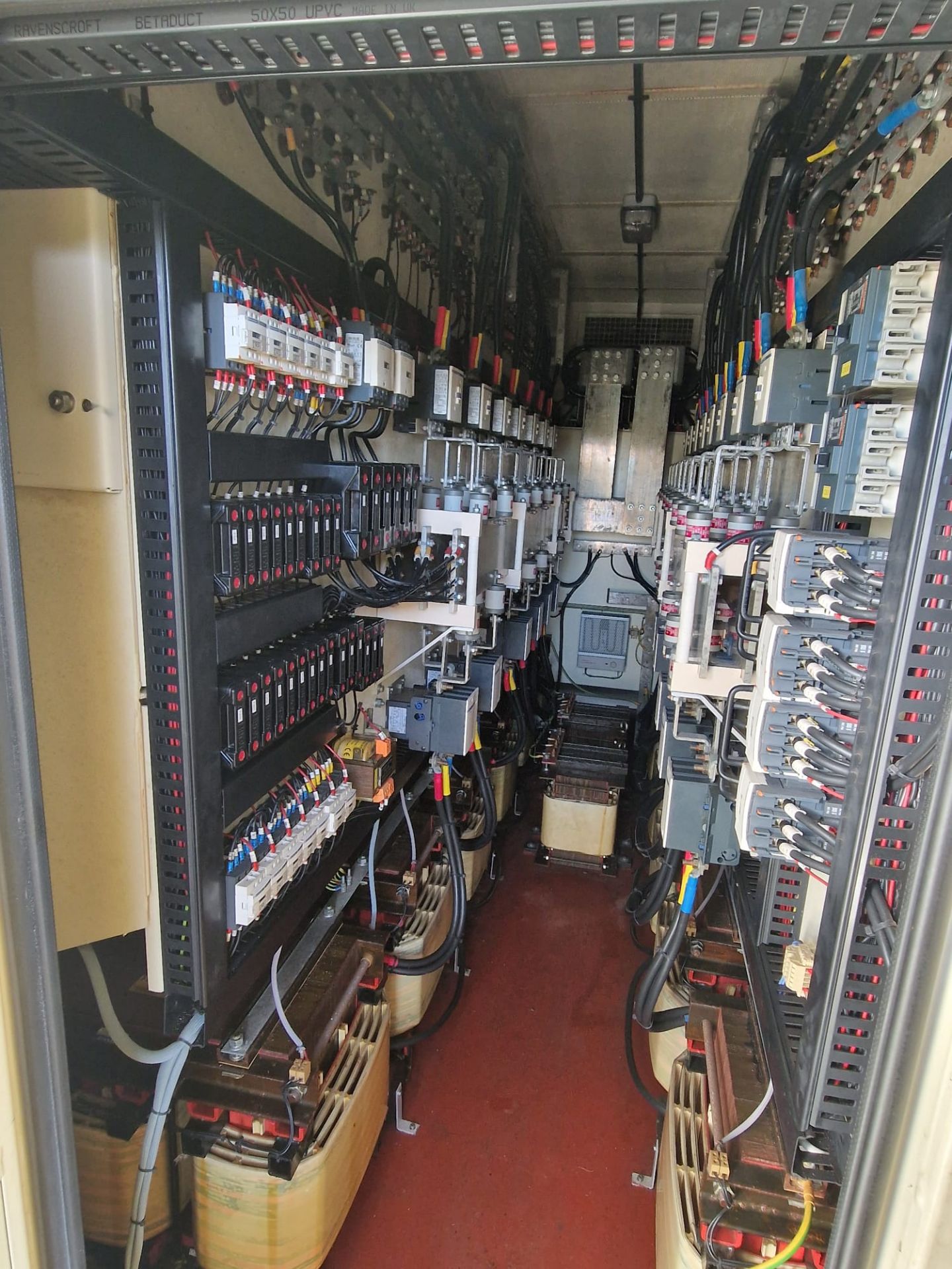 Crestchic Loadbanks 3097kW reactive load bank & twin axle trailer - full details in the desc. - Image 22 of 37