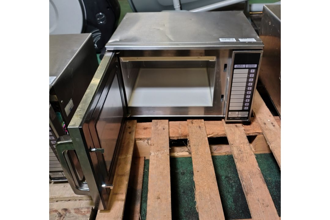 Sharp R24AT 1900W output commercial microwave - W 510 x D 530 x H 340mm - 33kg - Image 3 of 4