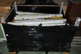 Approximately 70x Blakley Electrics S060769 fluorescent light fittings