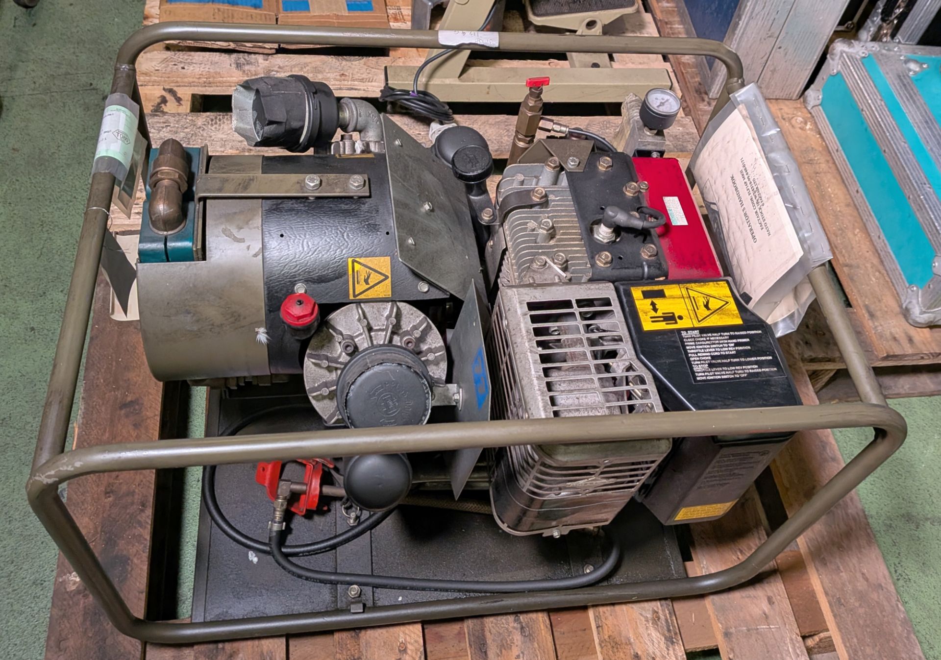 Factair FLF16P Briggs and Stratton powered air compressor - Serial no. 818435 - Image 2 of 6