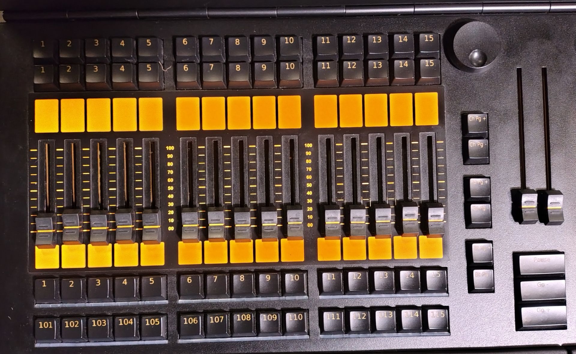 GrandMA2 Light Console - full details in the description - Image 2 of 14