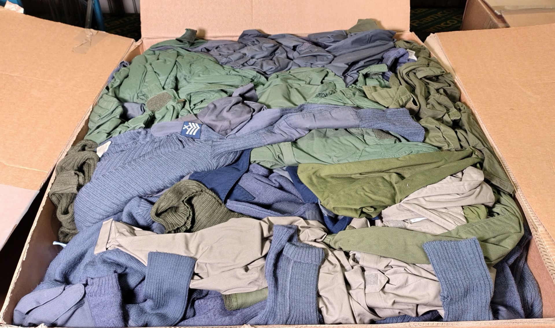 Various types of ex-military clothing - 200kg - may require repair or be as spares - Image 9 of 9