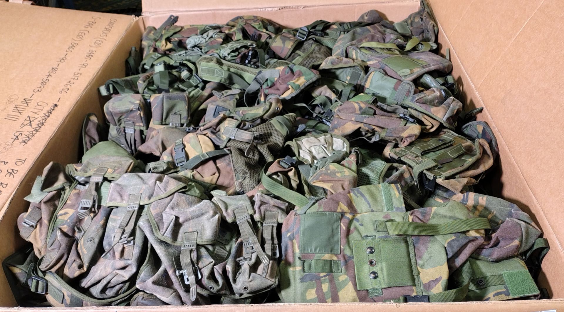 Various types of ex-military DPM accessories - 167kg – may require repair / be incomplete - Image 10 of 10