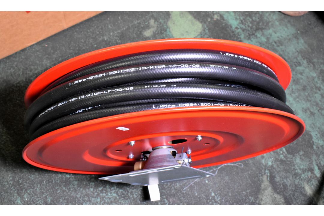 Noha fixed manual wall mountable hose reel with 25mm hose - reel diameter: 600mm - Image 4 of 8
